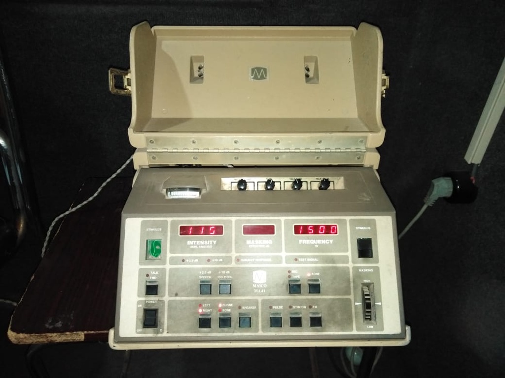 2 channels audiometer